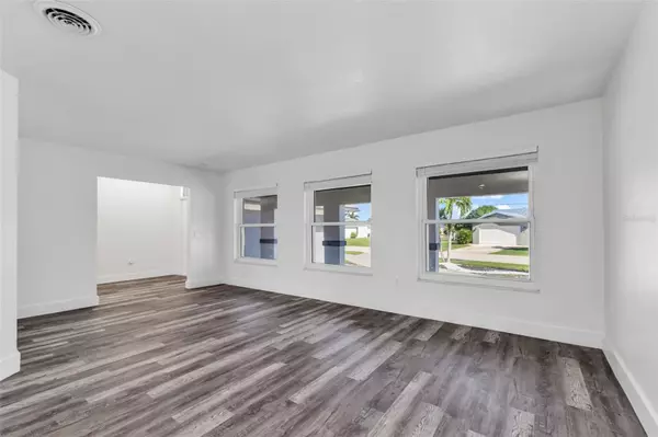 Punta Gorda, FL 33950,2161 AQUI ESTA DR