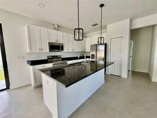 Port Charlotte, FL 33981,13435 BOUVARDIA LN