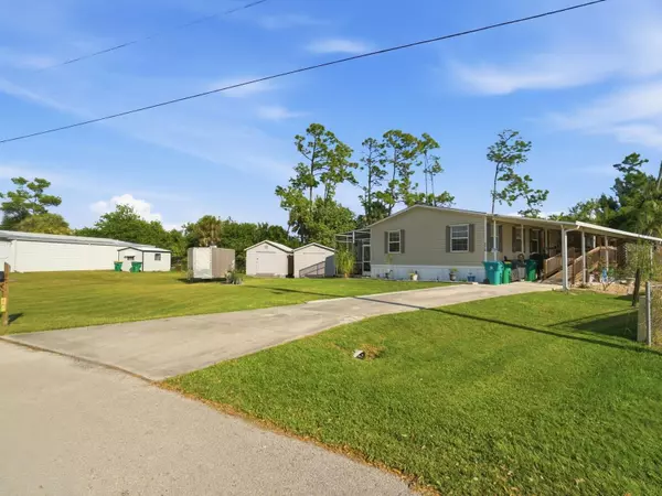 Punta Gorda, FL 33950,27930 LEATHERWOOD CIR