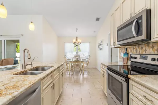 North Port, FL 34288,4352 ADELAIDE AVE