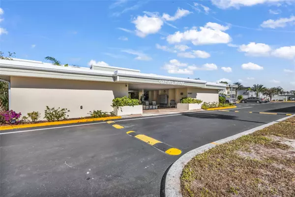 Port Charlotte, FL 33952,21267 GERTRUDE AVE #212