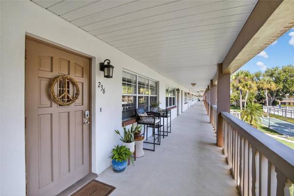 650 PINELLAS POINT DR S #236, St Petersburg, FL 33705