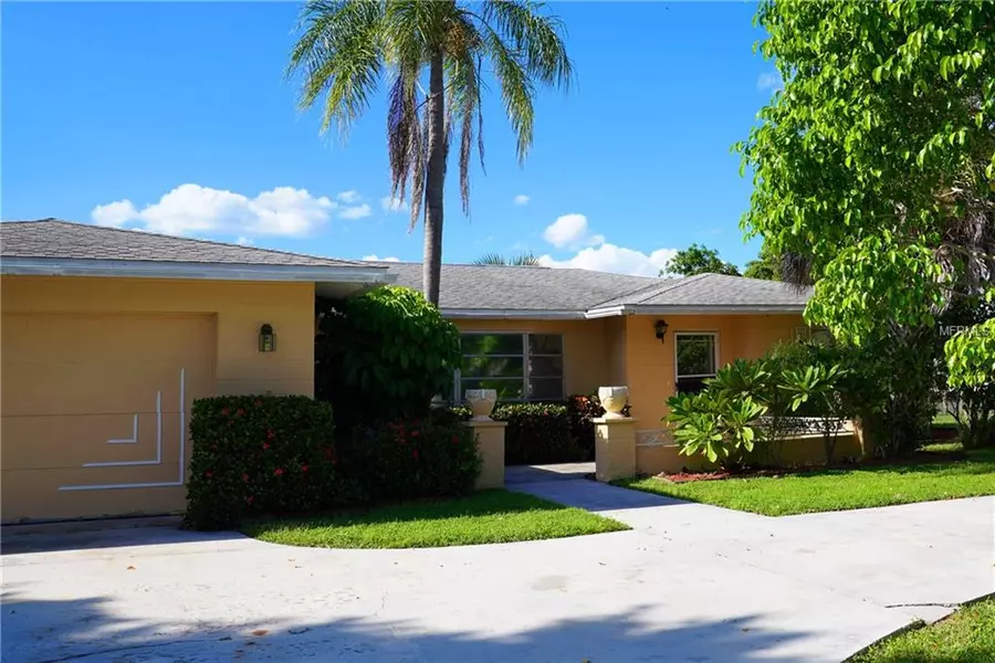 506 PINE CONE LN, Nokomis, FL 34275