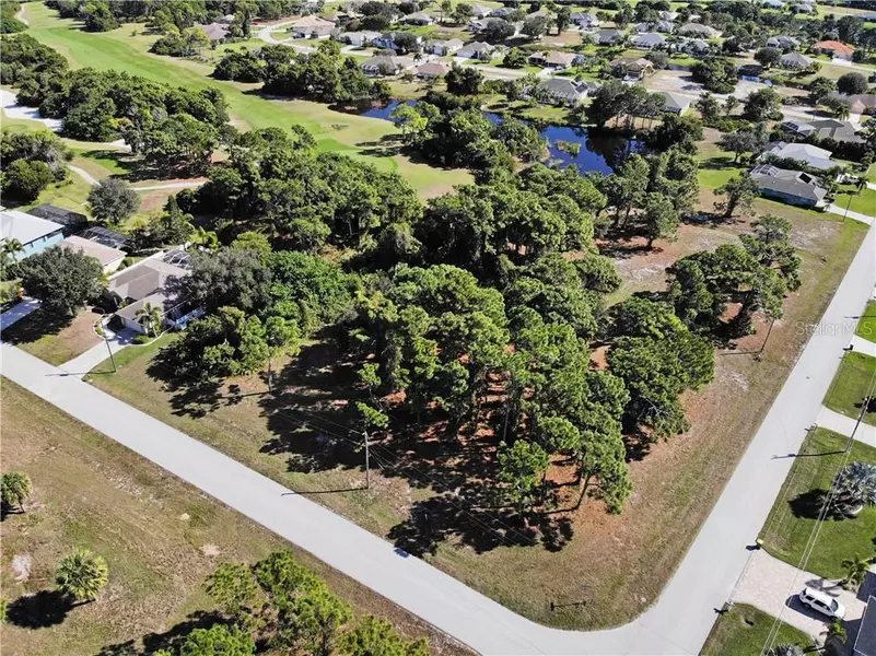 4 MEDALIST CIR, Rotonda West, FL 33947