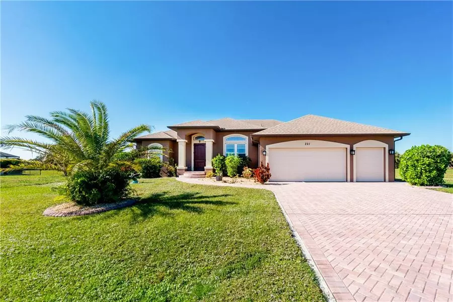 221 W PINE VALLEY LN, Rotonda West, FL 33947