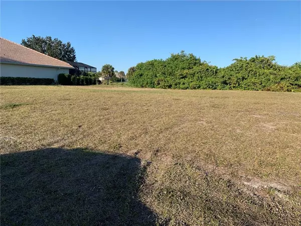 Rotonda West, FL 33947,72 FAIRWAY RD