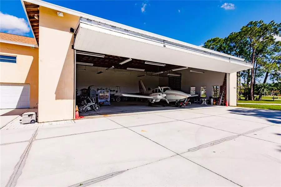 18891 CROSSWIND AVE, North Fort Myers, FL 33917