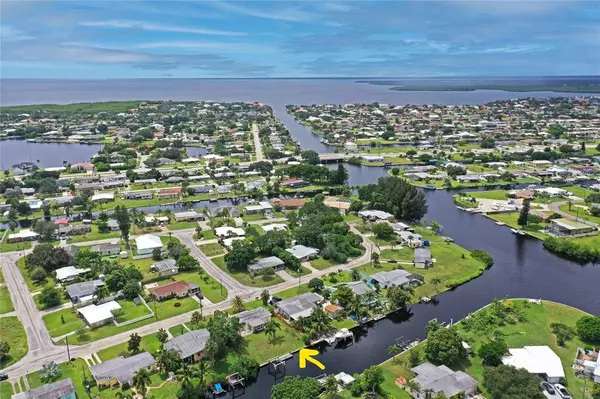 Port Charlotte, FL 33952,125 PALMETTO CIR NE