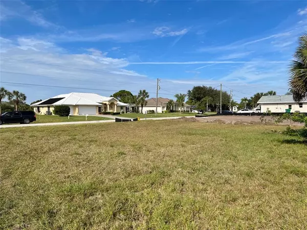 Rotonda West, FL 33947,60 LONG MEADOW CT