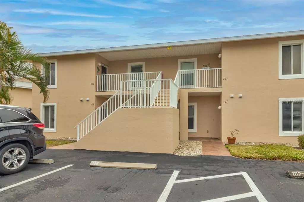 Rotonda West, FL 33947,9550 FIDDLERS GREEN CIRCLE #208 #208