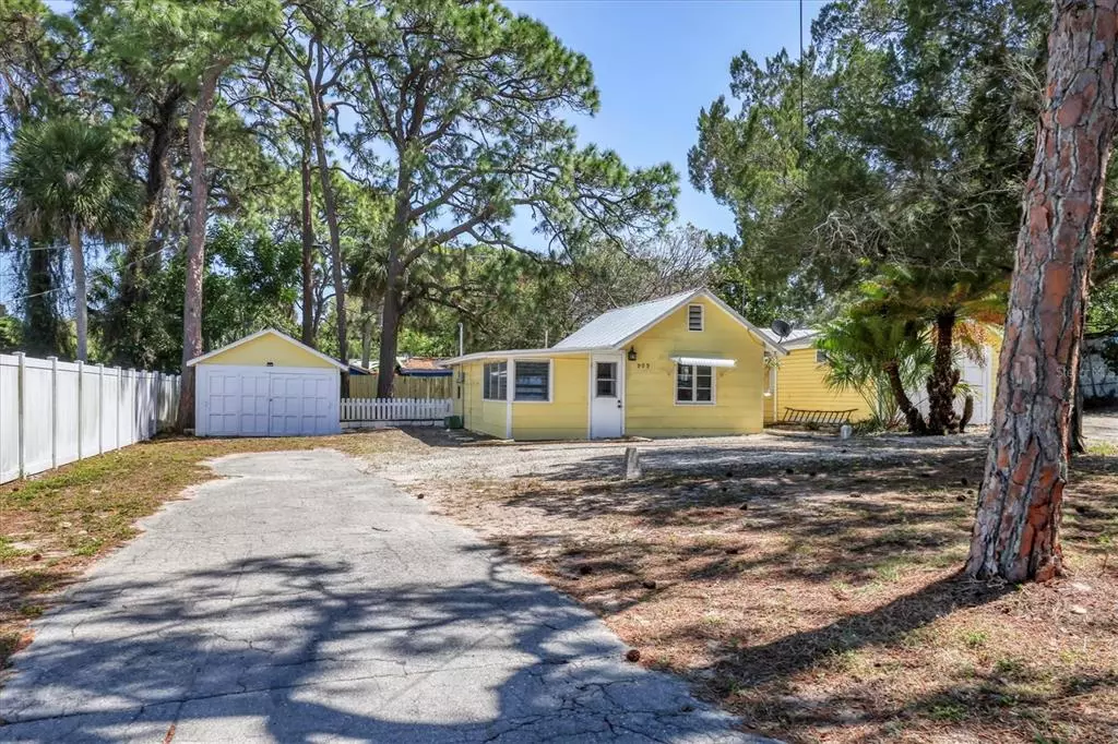 Englewood, FL 34223,909 S BROADWAY