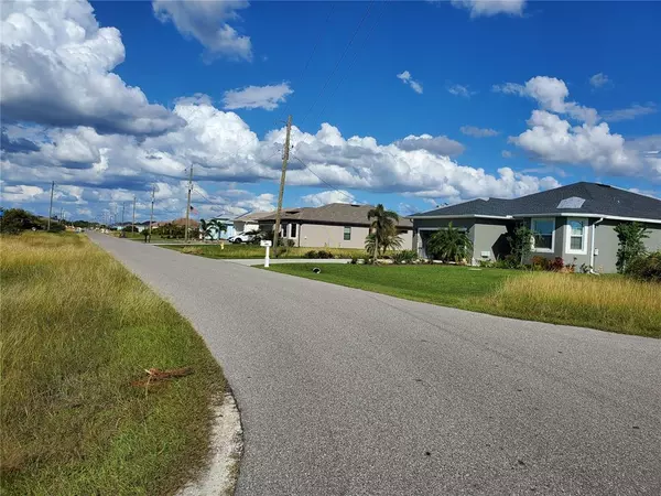 Rotonda West, FL 33947,408 BAYTREE DR