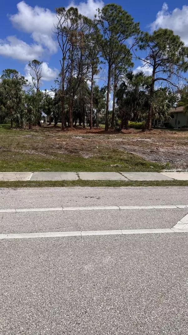 233 ROTONDA BLVD E, Rotonda West, FL 33947