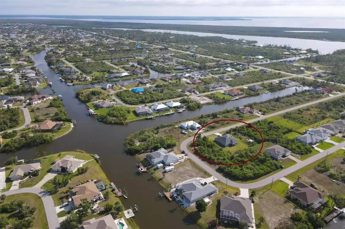 Port Charlotte, FL 33981,15635 APPLEWHITE CIR