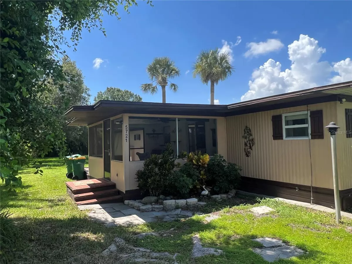 Punta Gorda, FL 33982,5721 BEECHWOOD ST