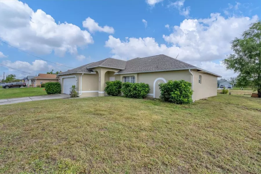 3919 SW 14TH AVE, Cape Coral, FL 33914