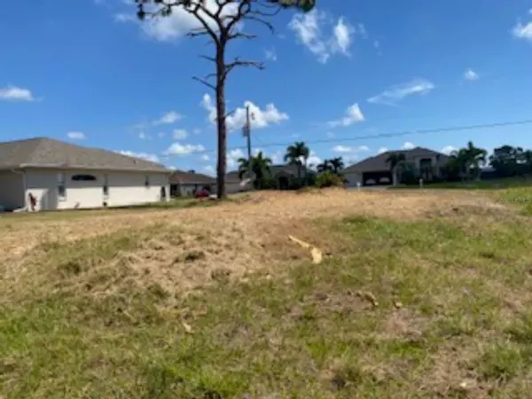 Rotonda West, FL 33947,247 WHITE MARSH LN