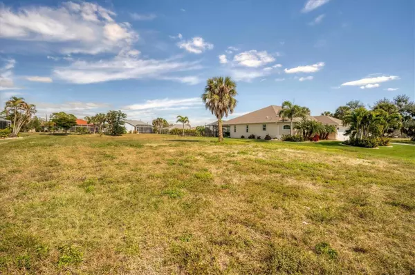 Rotonda West, FL 33947,35 SPORTSMAN CIR