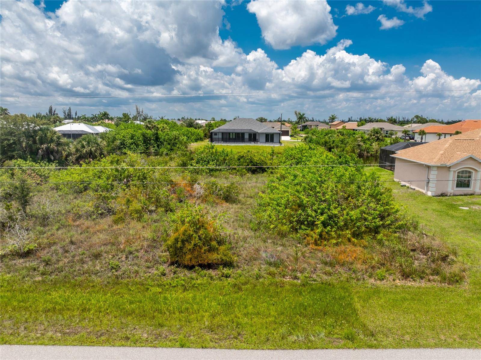 Port Charlotte, FL 33981,15610 APPLEWHITE CIR