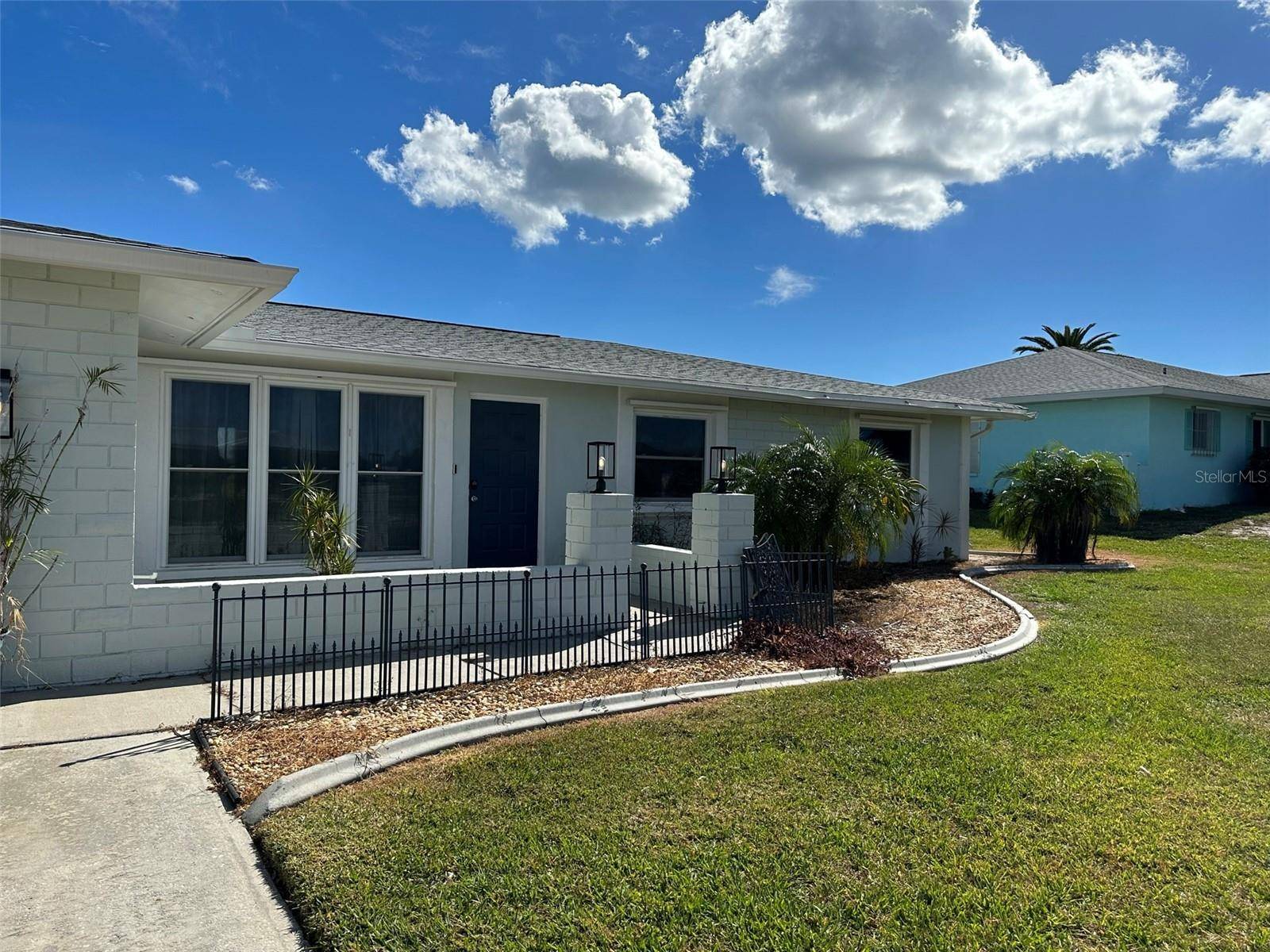 Rotonda West, FL 33947,45 OAKLAND HILLS CT