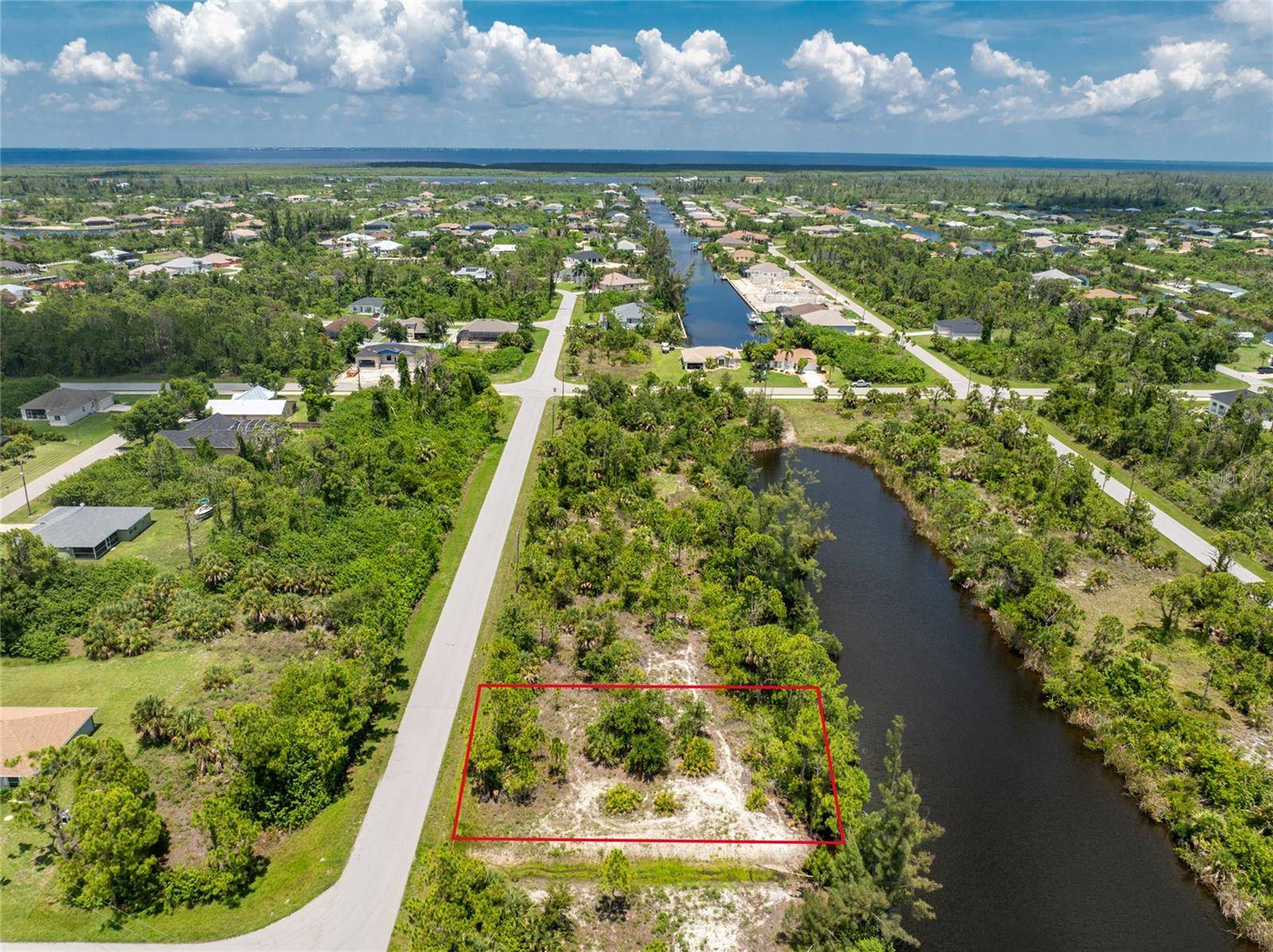 Port Charlotte, FL 33981,15181 AMSTERDAM AVE