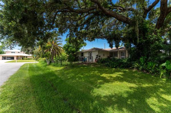 3621 ROSLYN RD, Venice, FL 34293