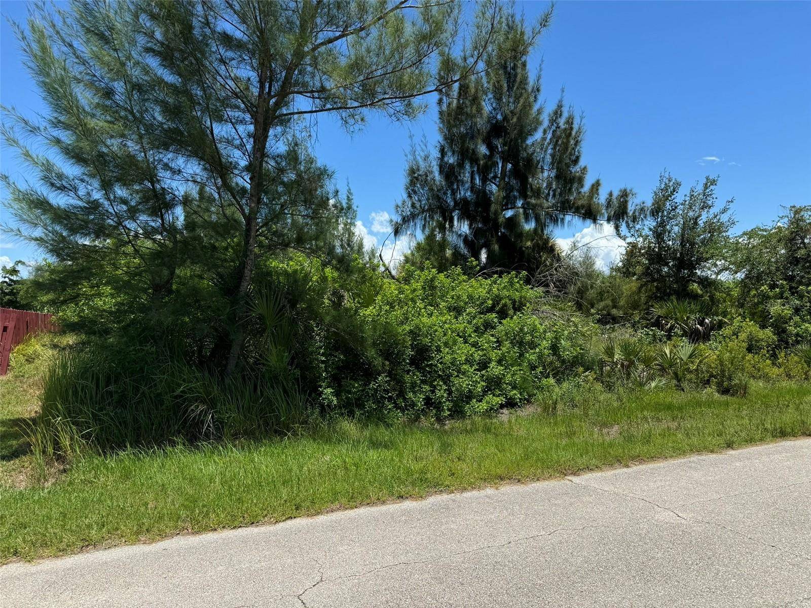 Port Charlotte, FL 33981,8065 ANTWERP CIR