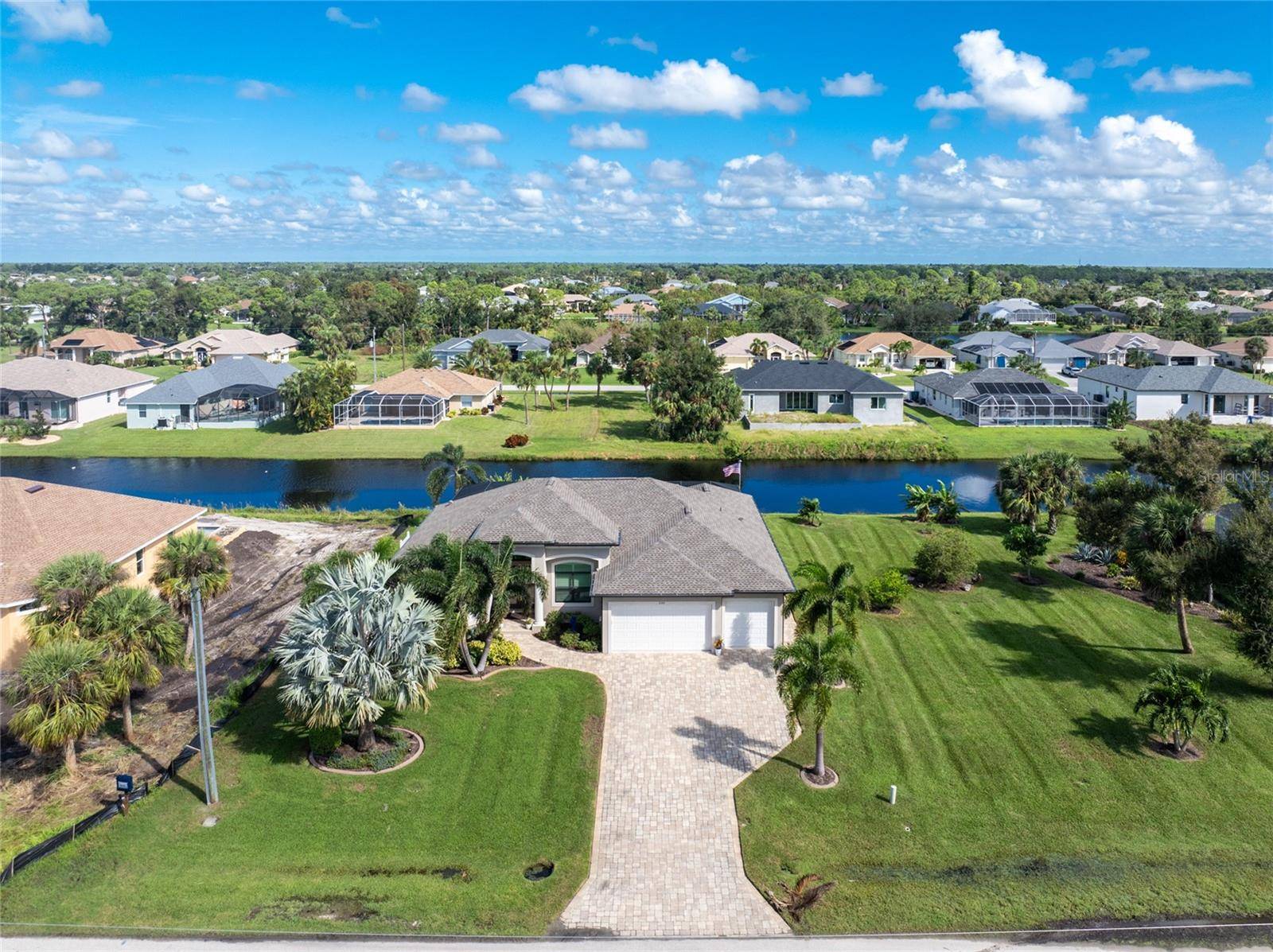 Rotonda West, FL 33947,230 LONG MEADOW LN