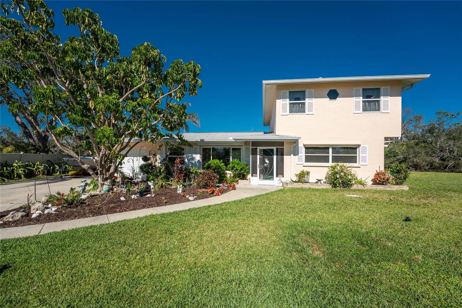 Englewood, FL 34223,490 CREEK LANE DR