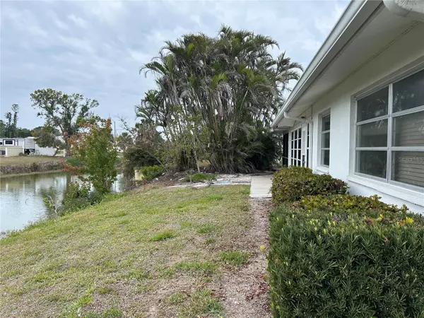 Venice, FL 34293,990 SANDLEWOOD DR