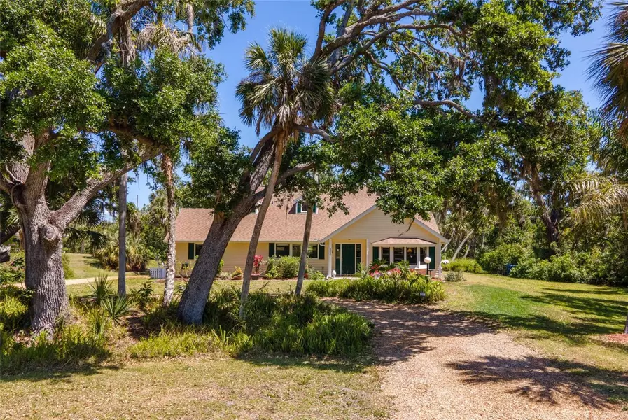 2020 E DOLPHIN DR, Englewood, FL 34223