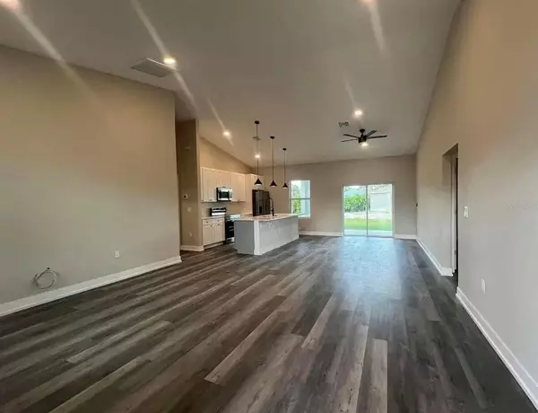 Rotonda West, FL 33947,302 ALBATROSS RD