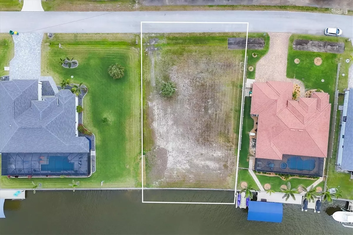 Port Charlotte, FL 33981,15426 SEAFOAM CIR