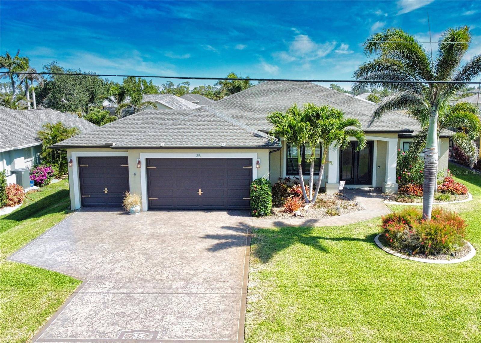 35 MEDALIST RD, Rotonda West, FL 33947
