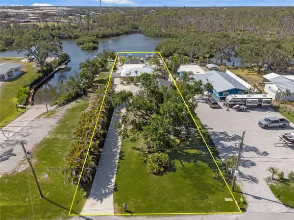Englewood, FL 34224,2060 OYSTER CREEK DR