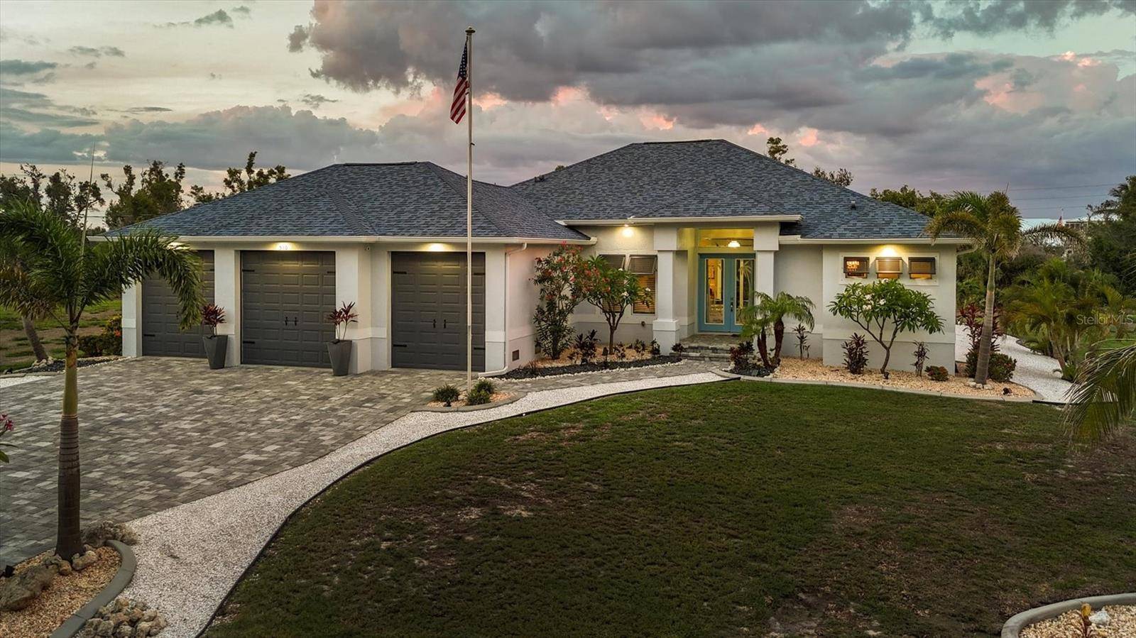 530 SPANIARDS RD, Placida, FL 33946