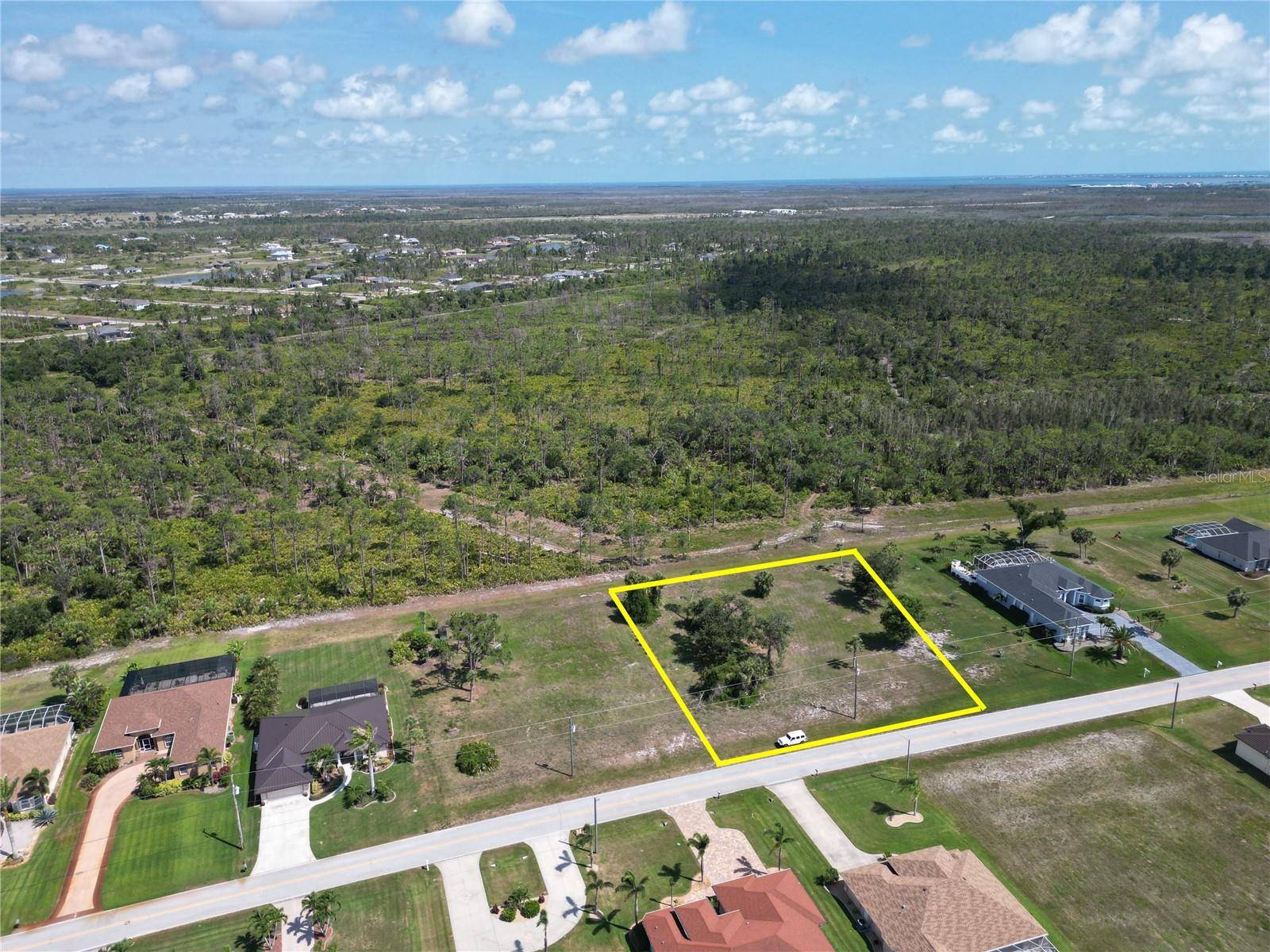 Rotonda West, FL 33947,1055 BOUNDARY BLVD