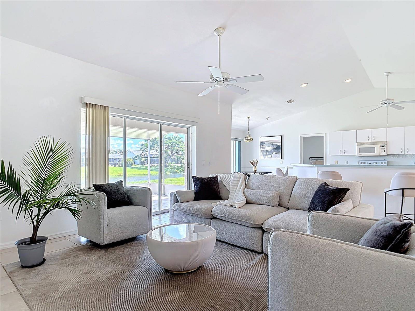 Rotonda West, FL 33947,104 MARK TWAIN LN