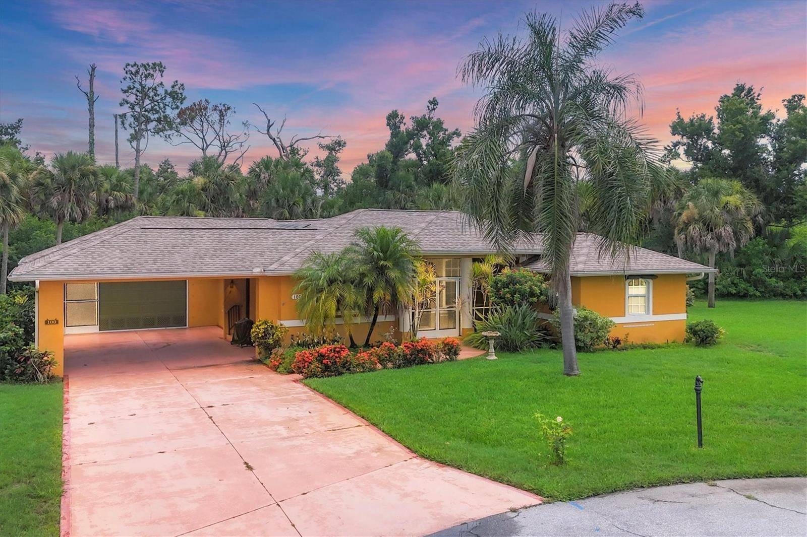 100 SIESTA RD, Rotonda West, FL 33947