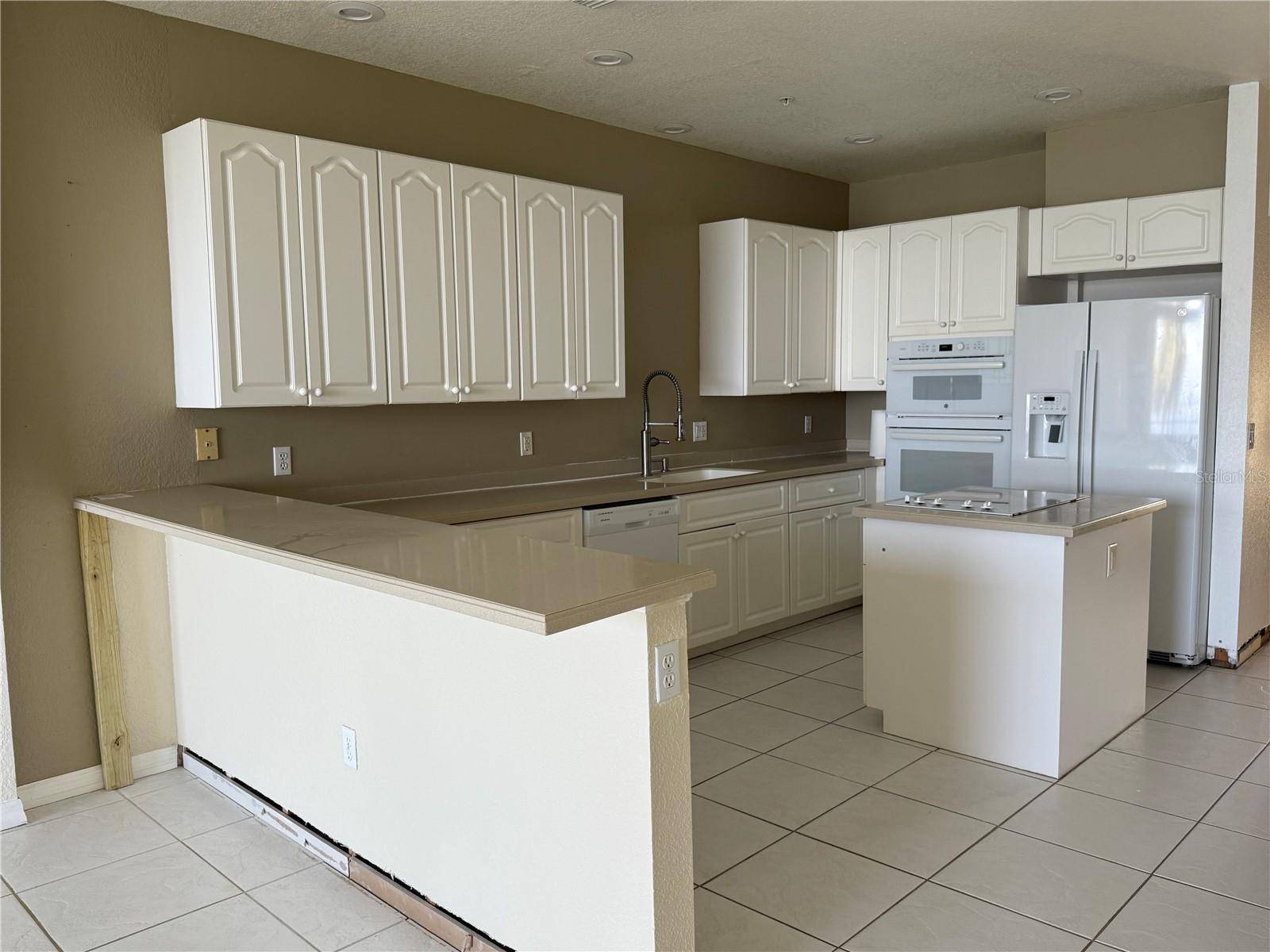 Port Charlotte, FL 33953,4410 WARREN AVE #507