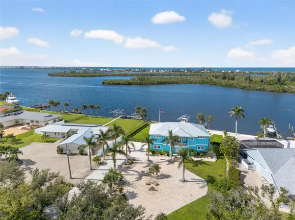 345 GREEN DOLPHIN DR, Placida, FL 33946
