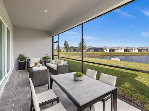 Port Charlotte, FL 33981,7875 LAKES EDGE LN