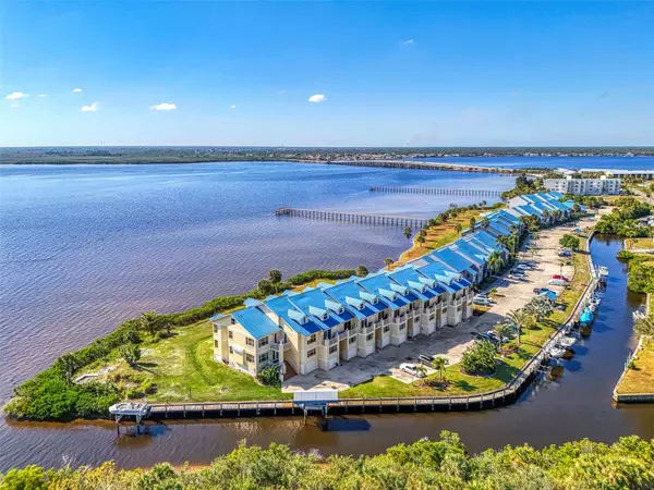 Port Charlotte, FL 33953,4410 WARREN AVE #504