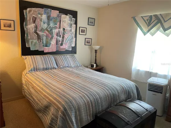 Port Charlotte, FL 33953,4271 HOLLIS AVE