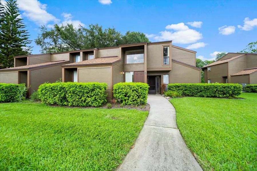 42 OXFORD LN, Palm Coast, FL 32137