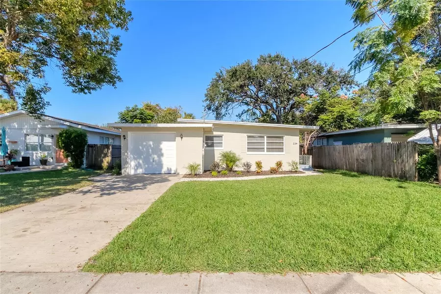 229 COLUMBUS AVE, Daytona Beach, FL 32118