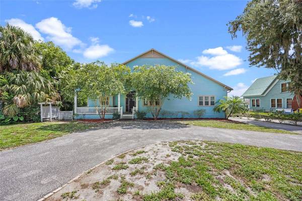 22 N LAKE ST ST,  Crescent City,  FL 32112