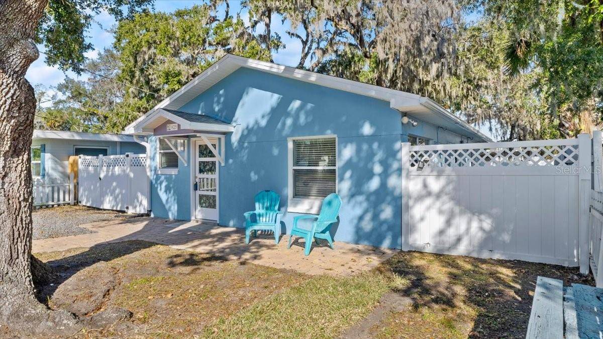 Holly Hill, FL 32117,825 MAGNOLIA AVE
