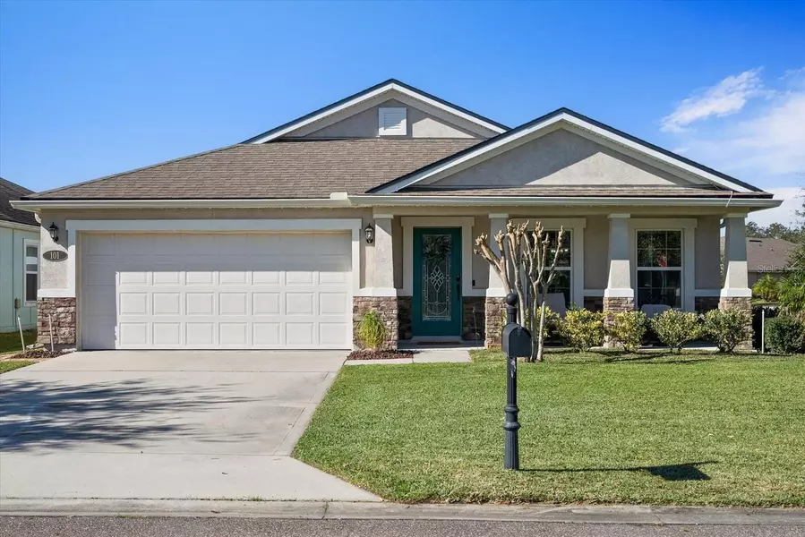 101 N COOPERS HAWK CT, Palm Coast, FL 32164