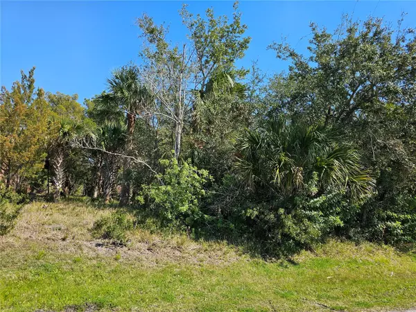 8 CENTRAL PL, Palm Coast, FL 32137